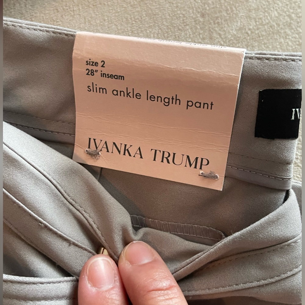 Ivanka Trump slim ankle length pant, size 2